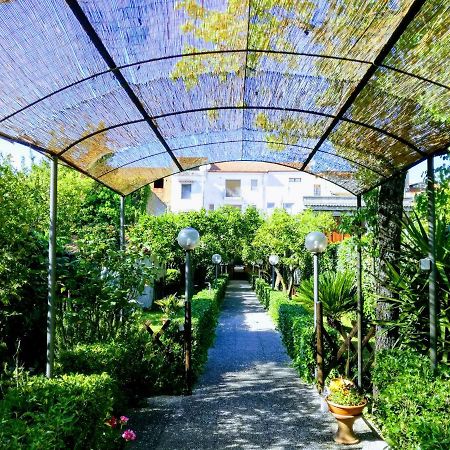 Residenza Caserta Sud - Appartamento con giardino Exterior foto