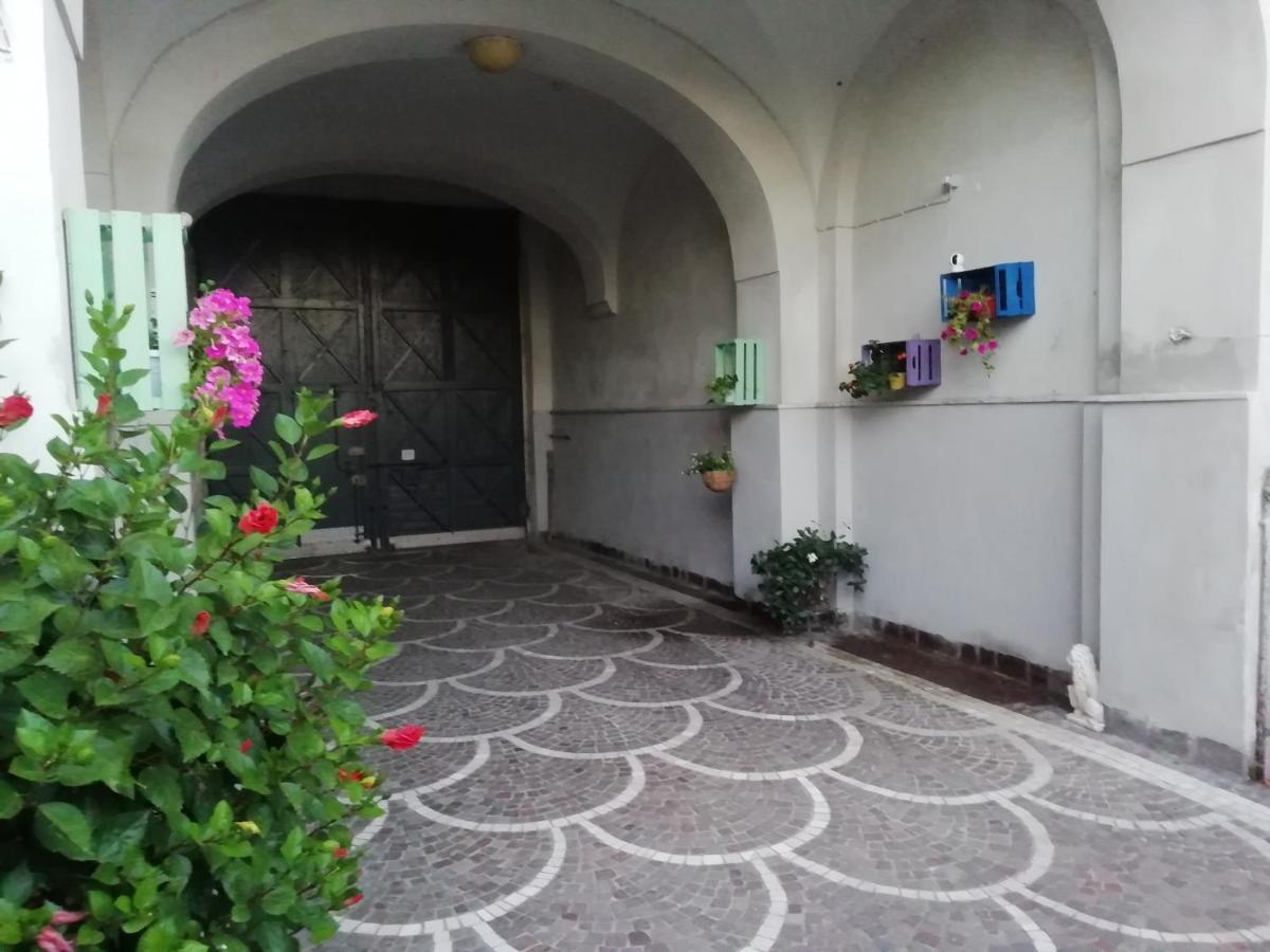 Residenza Caserta Sud - Appartamento con giardino Exterior foto