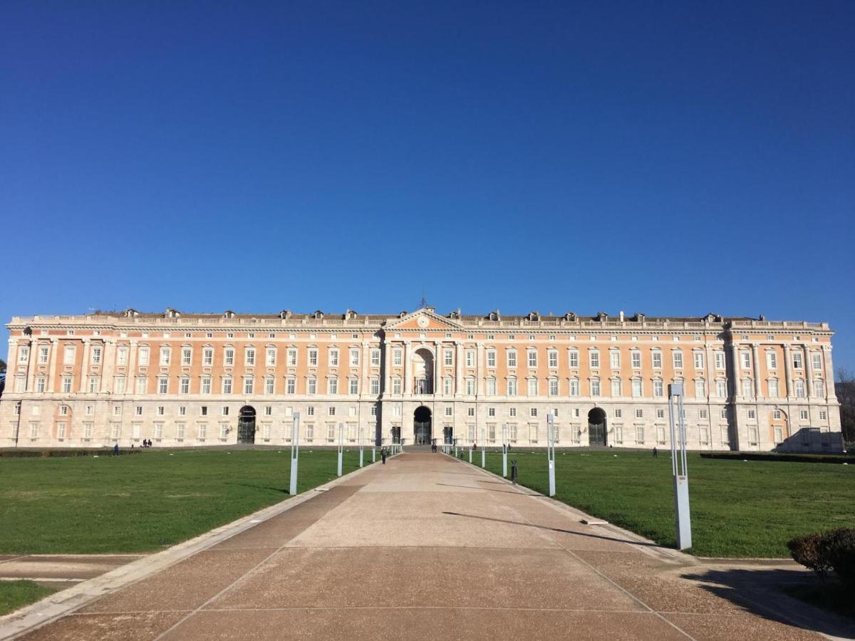 Residenza Caserta Sud - Appartamento con giardino Exterior foto