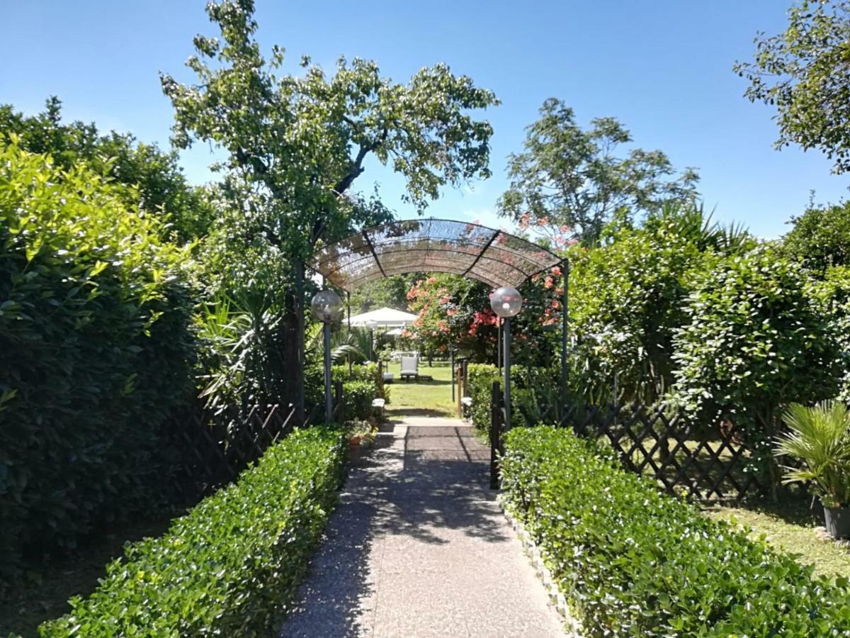 Residenza Caserta Sud - Appartamento con giardino Exterior foto