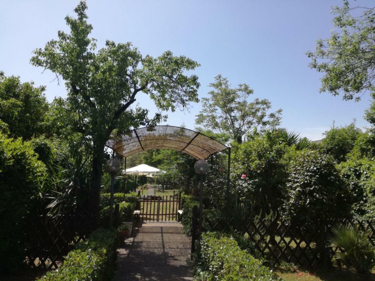 Residenza Caserta Sud - Appartamento con giardino Exterior foto