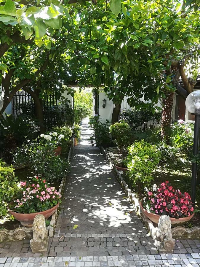 Residenza Caserta Sud - Appartamento con giardino Exterior foto