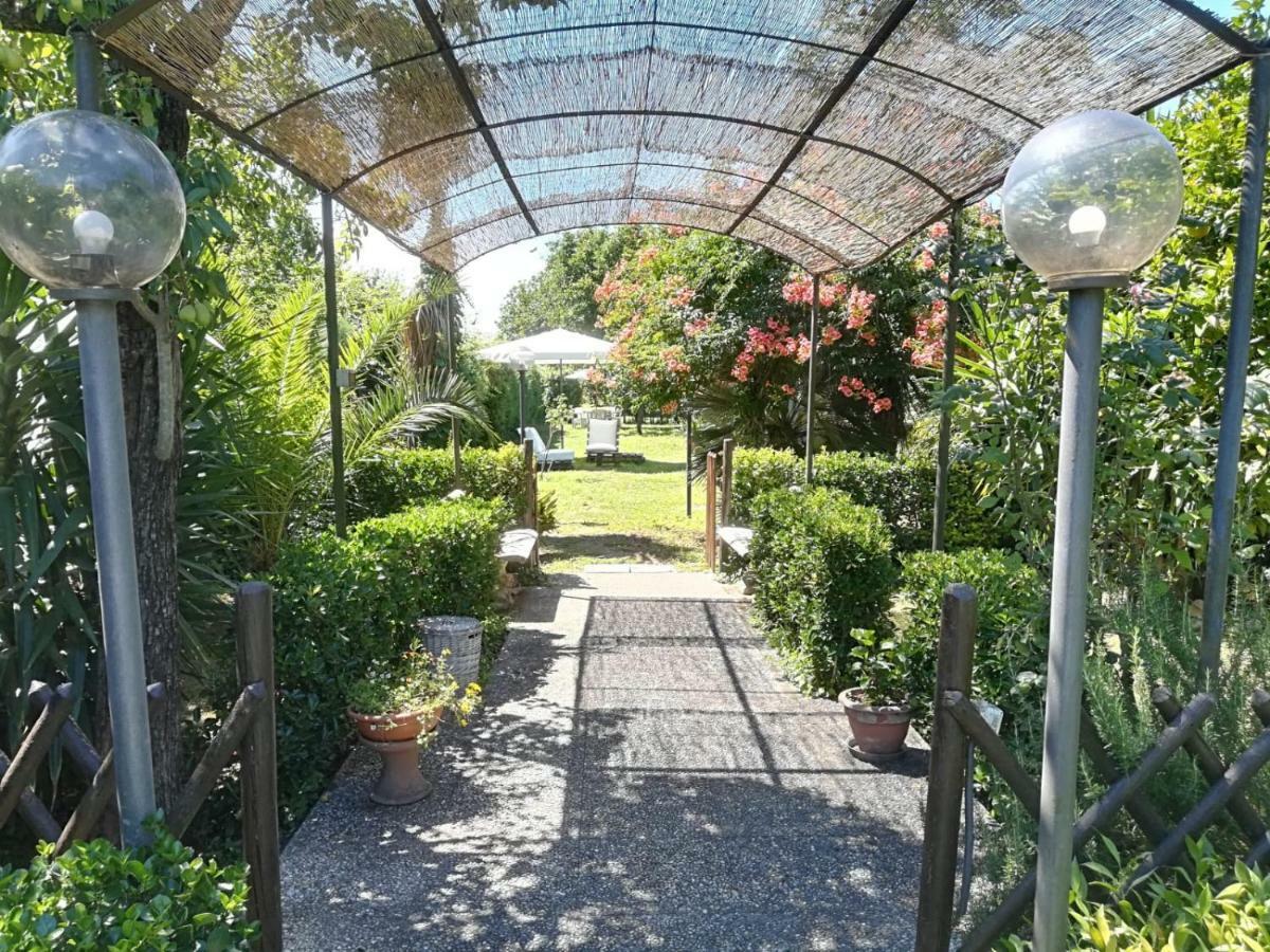 Residenza Caserta Sud - Appartamento con giardino Exterior foto